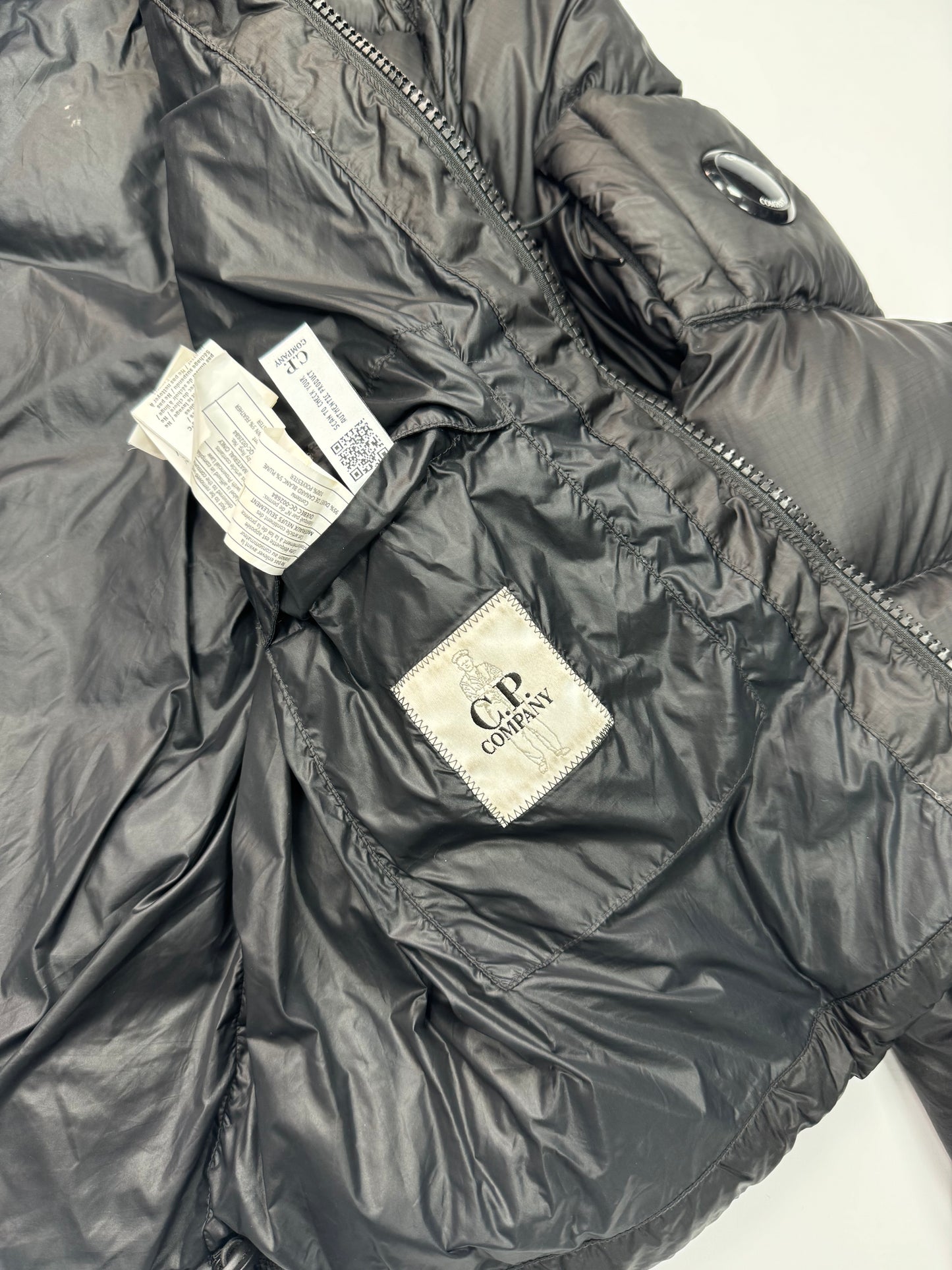 Cp company DD shell puffer jacket (M)