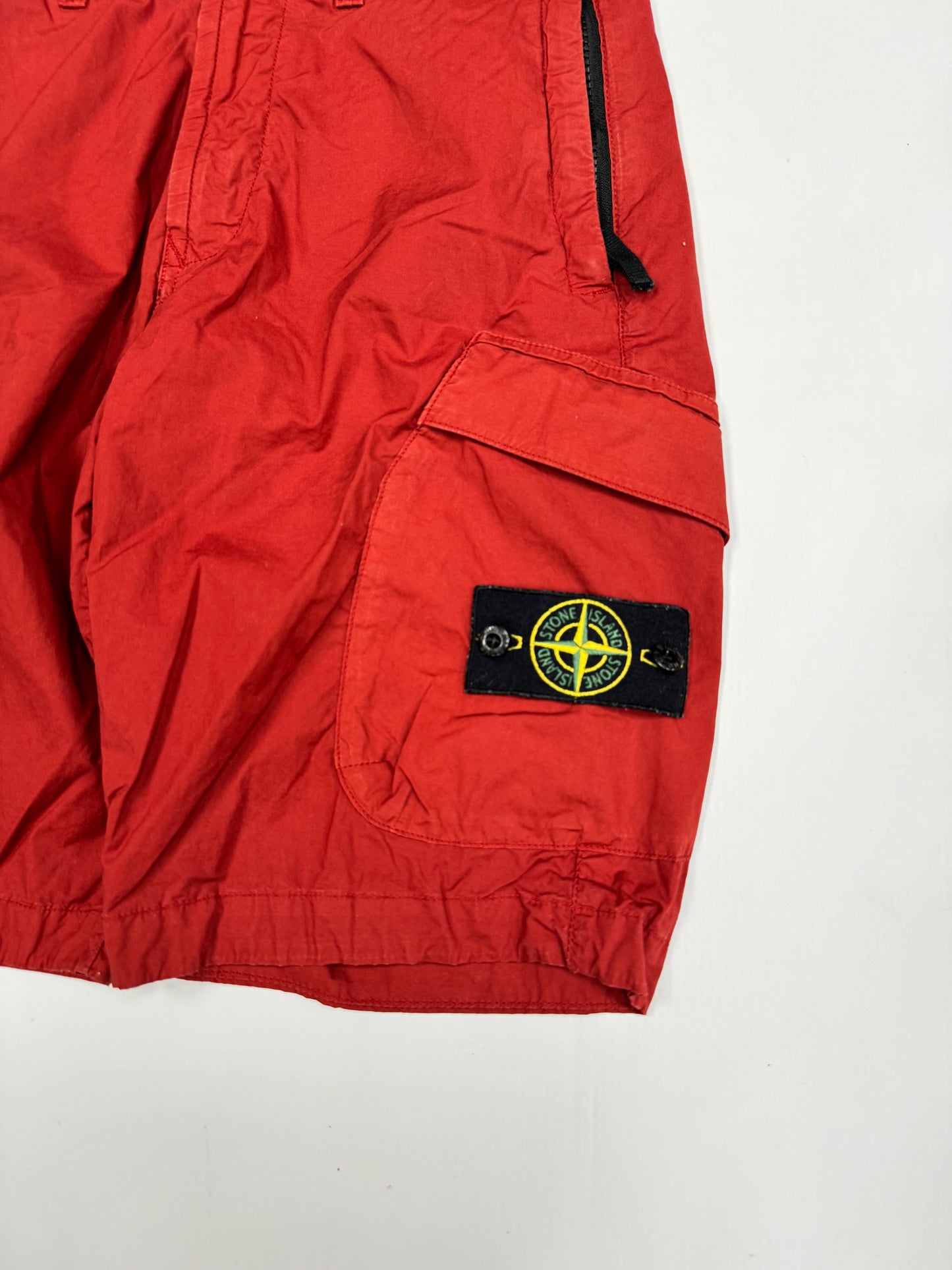Stone island cargo shorts (w28)