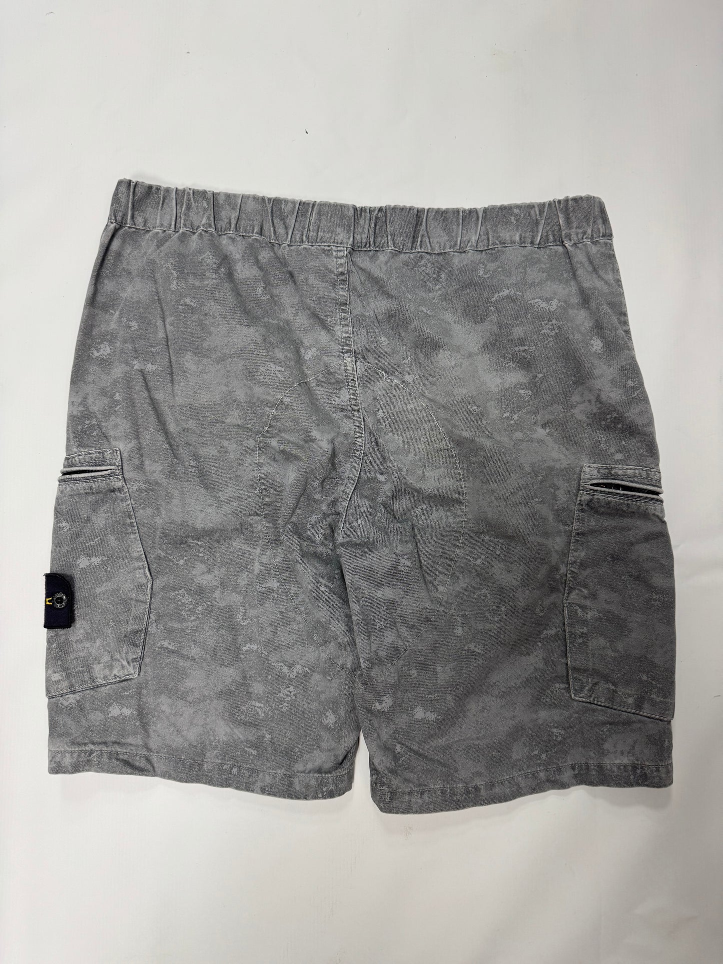 Stone island camo cargo shorts (w34)