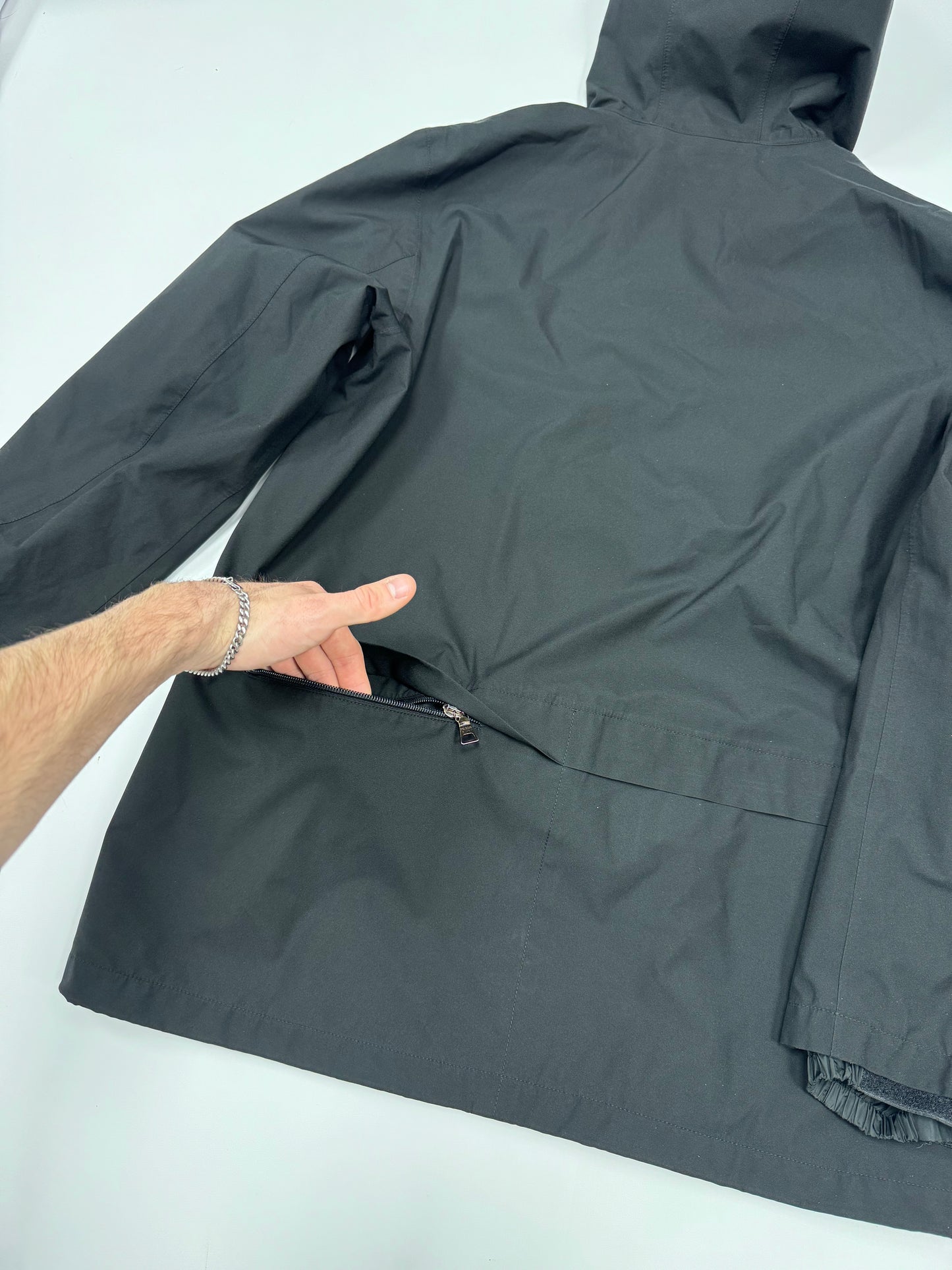 Prada sport goretex jacket (L)