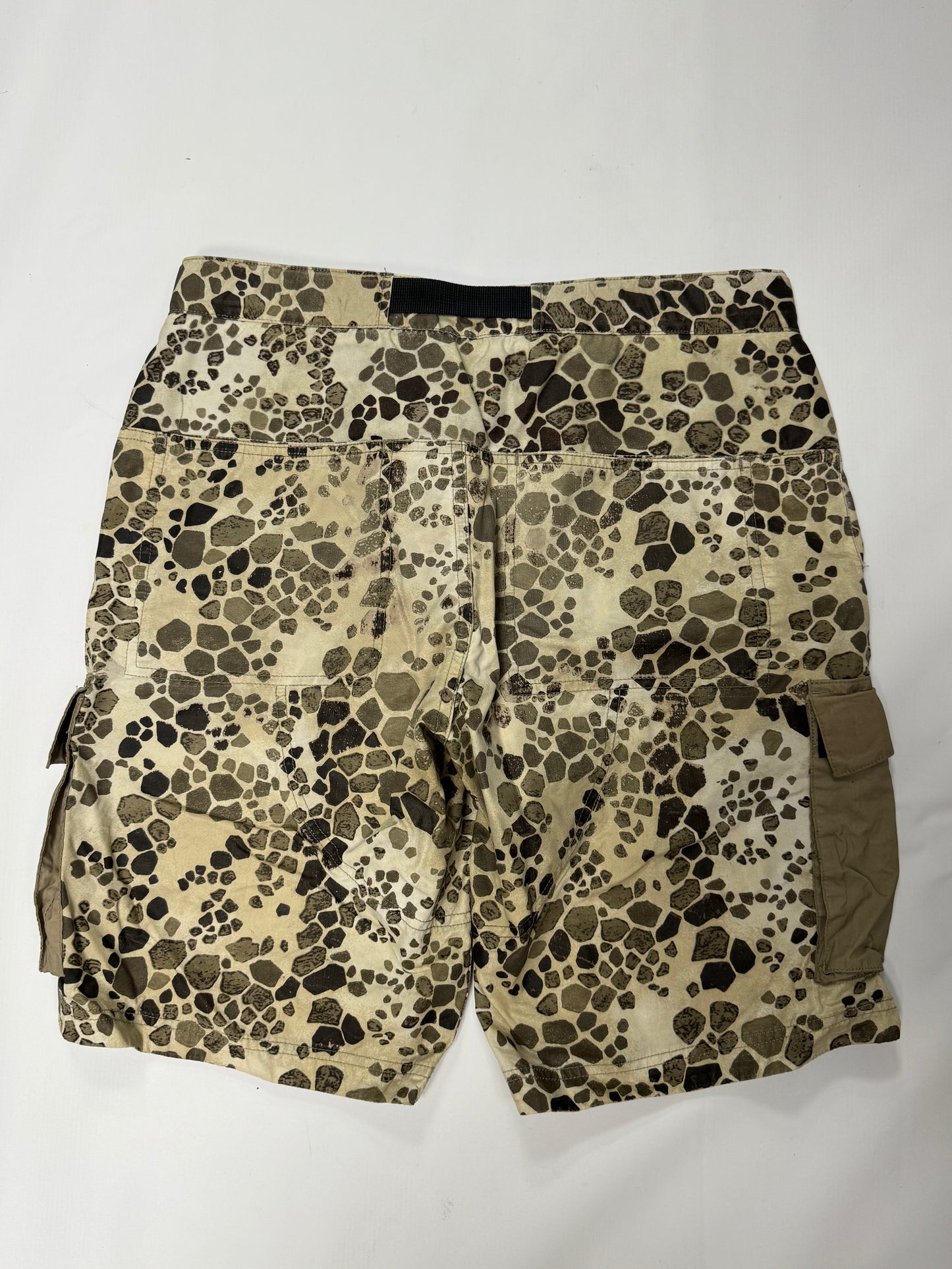 Stone island alligator camo shorts (W32)