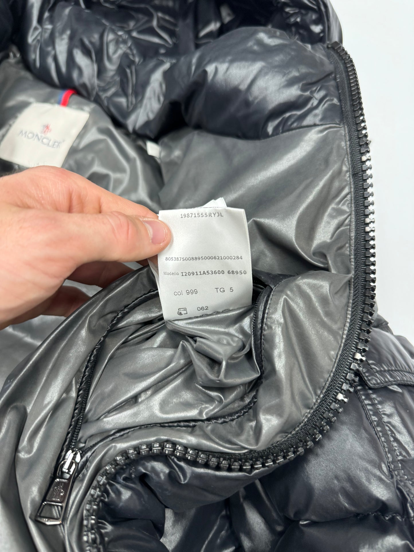 Moncler maya jacket (XL)