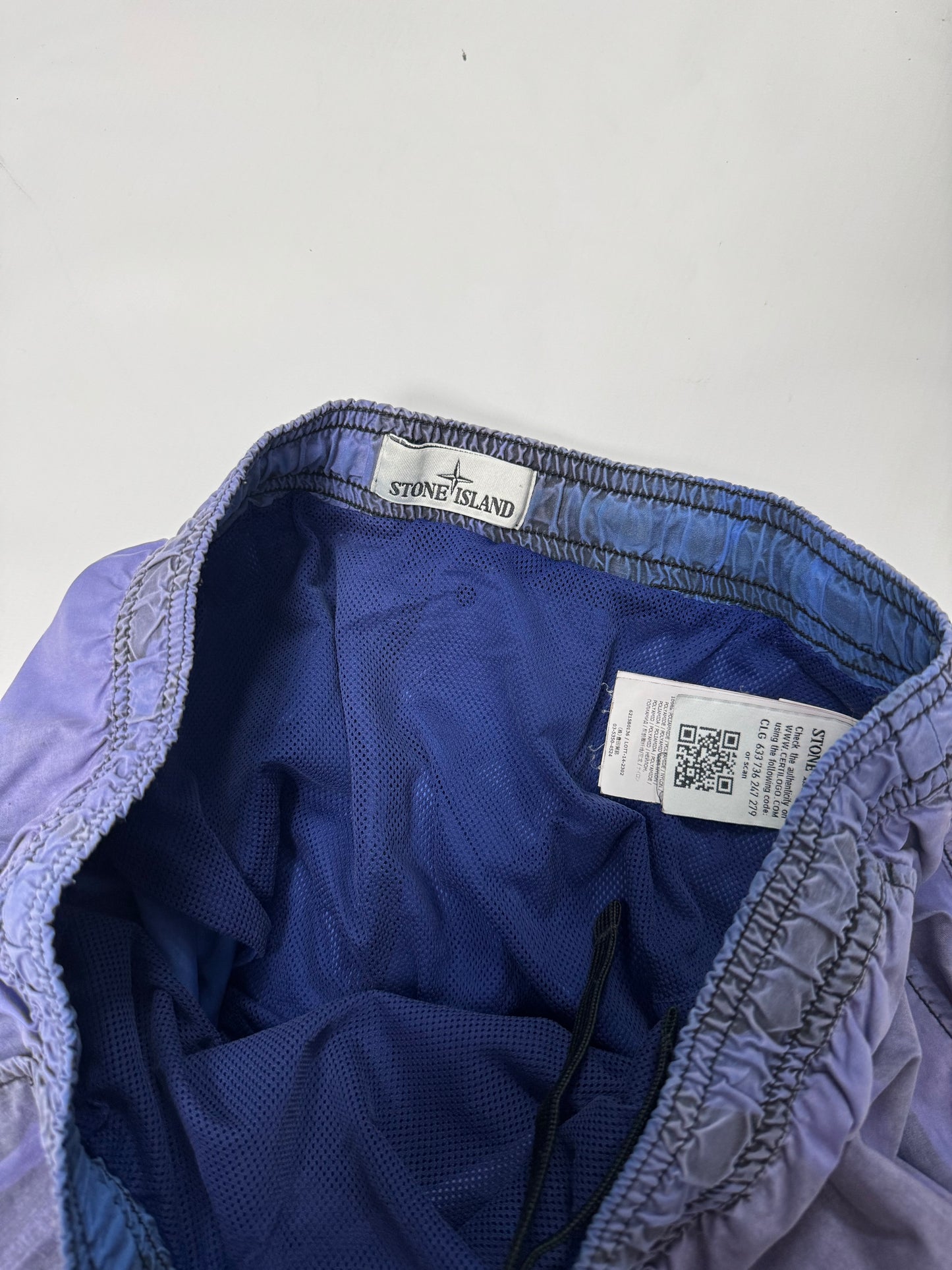 Stone island camo shorts (L)