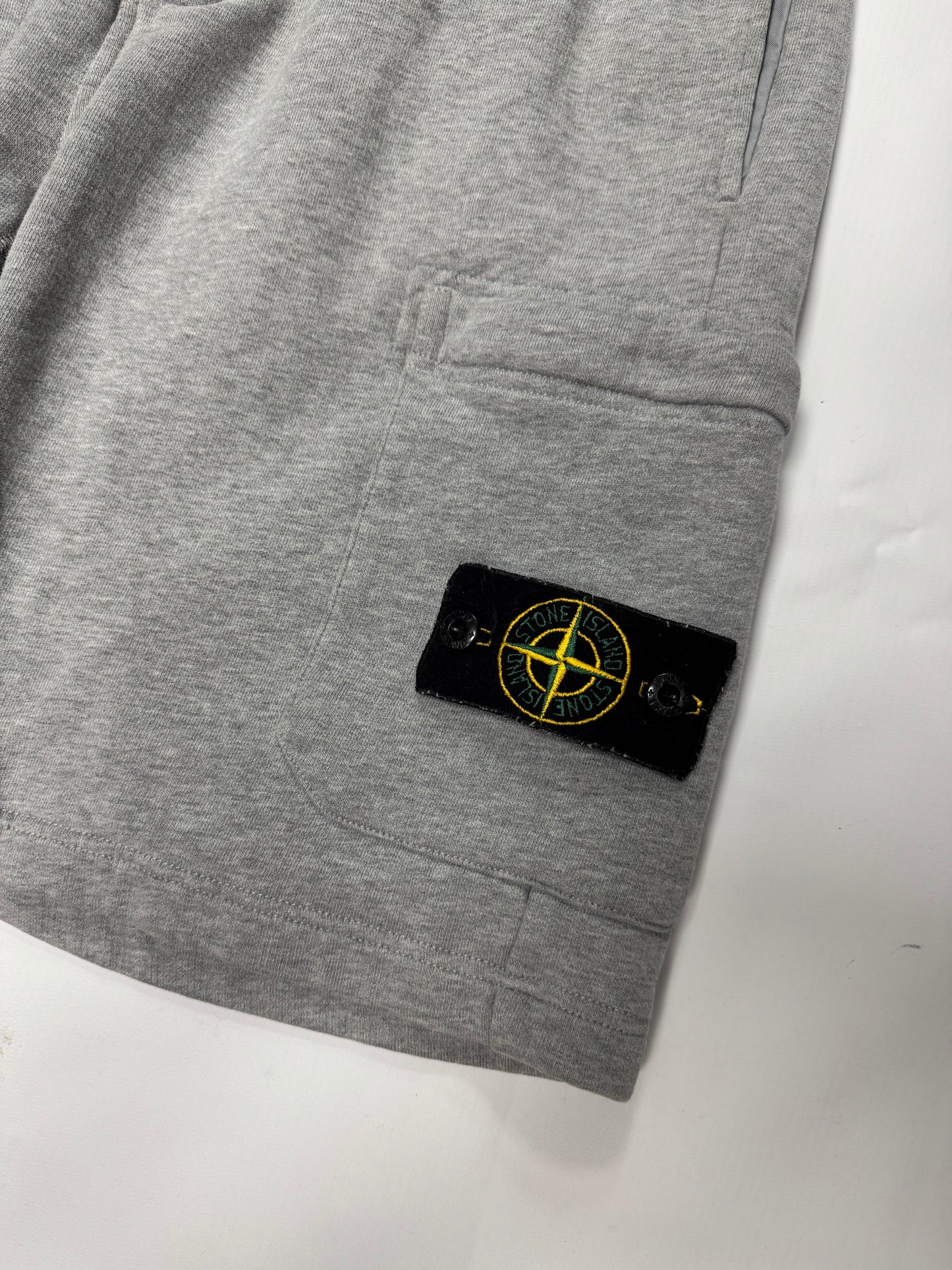 Stone island jogger shorts (M)